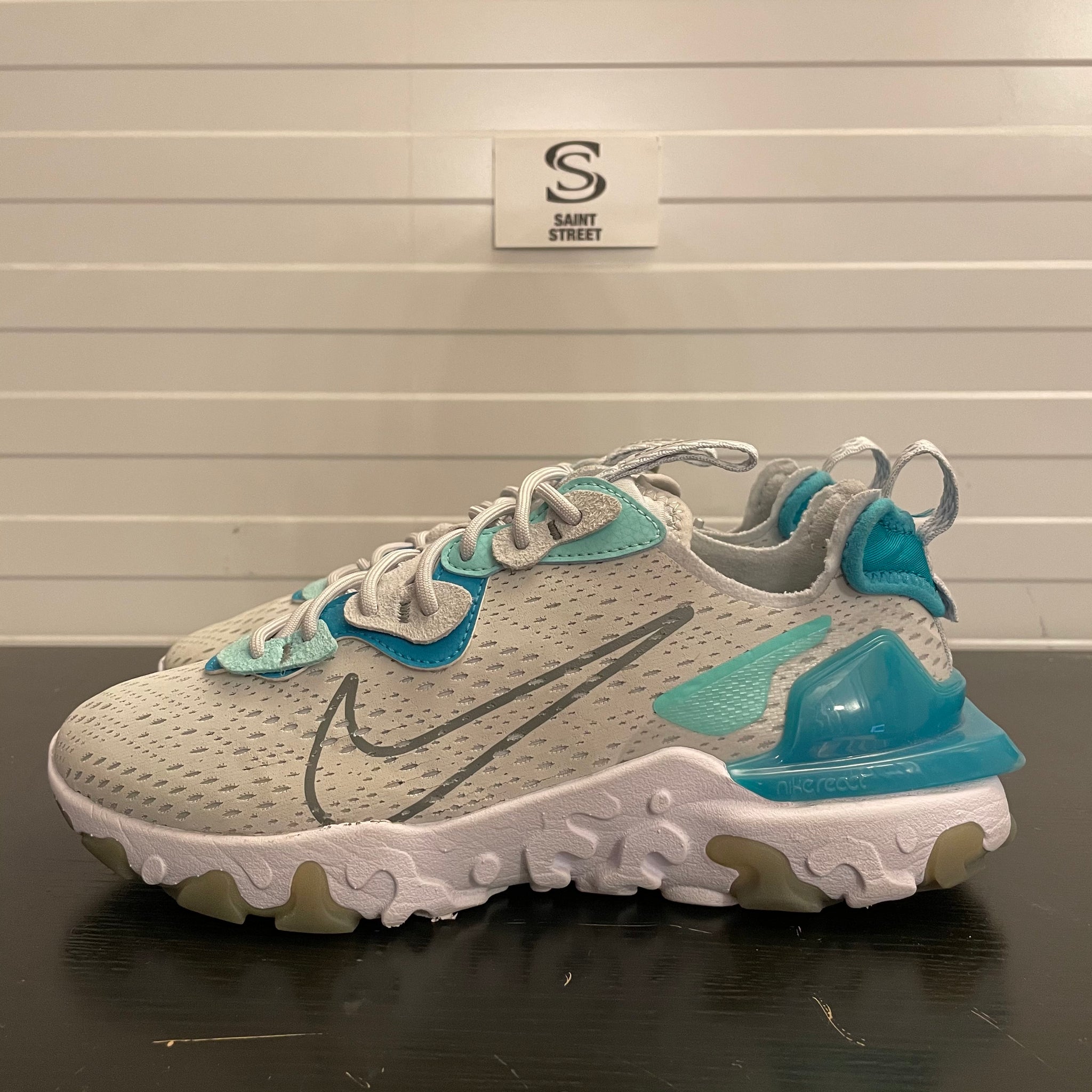 Nike store react online