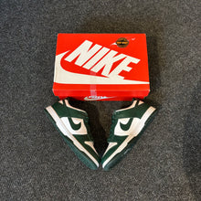 Load image into Gallery viewer, Nike Dunk Low &#39;Team Green&#39; (GS)
