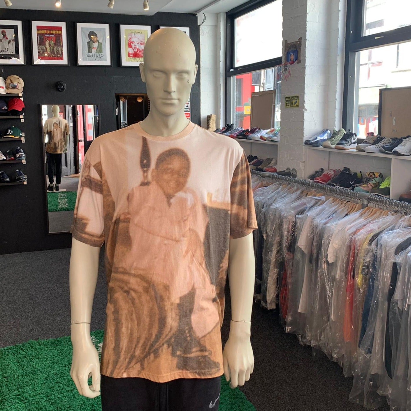 Biggie shop supreme shirt