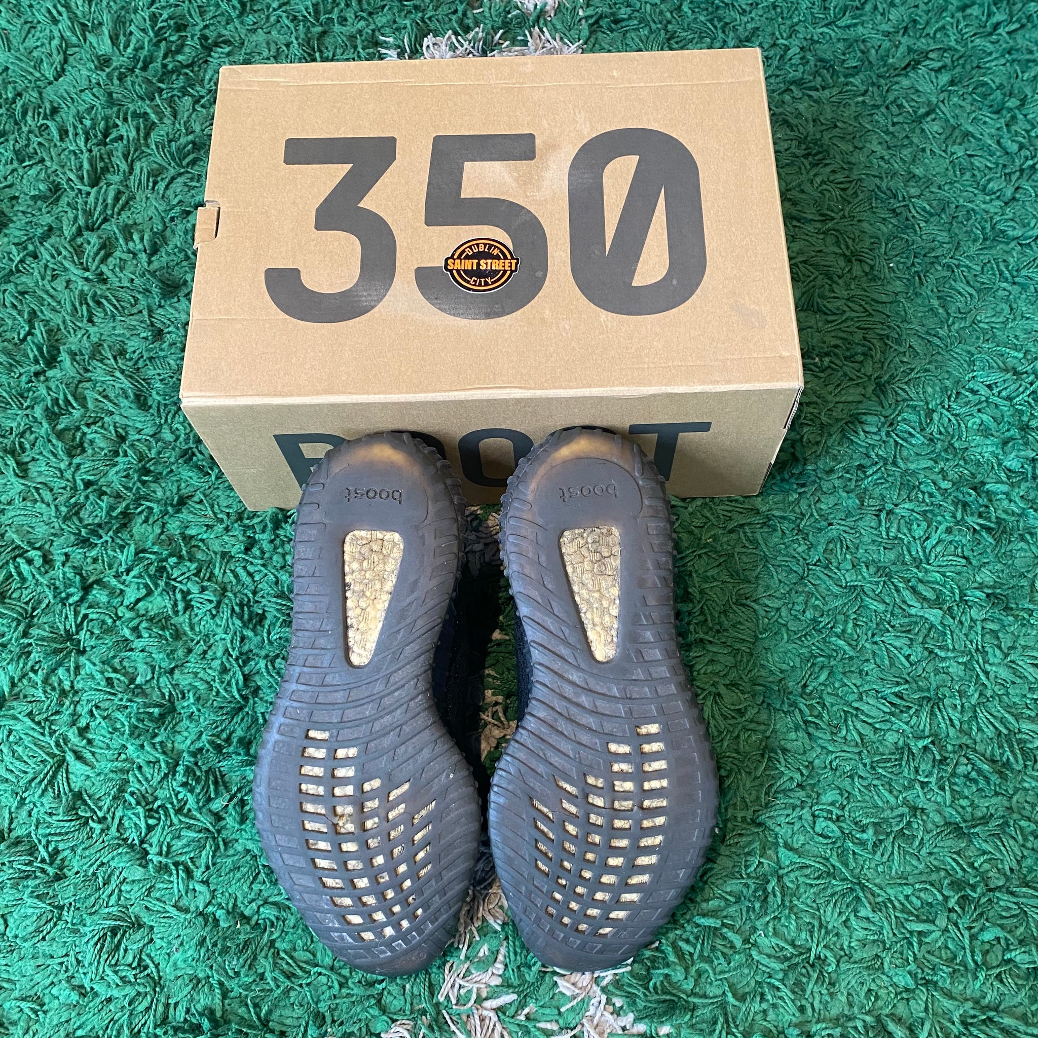 Yeezy boost 350 sales v2 green stripe