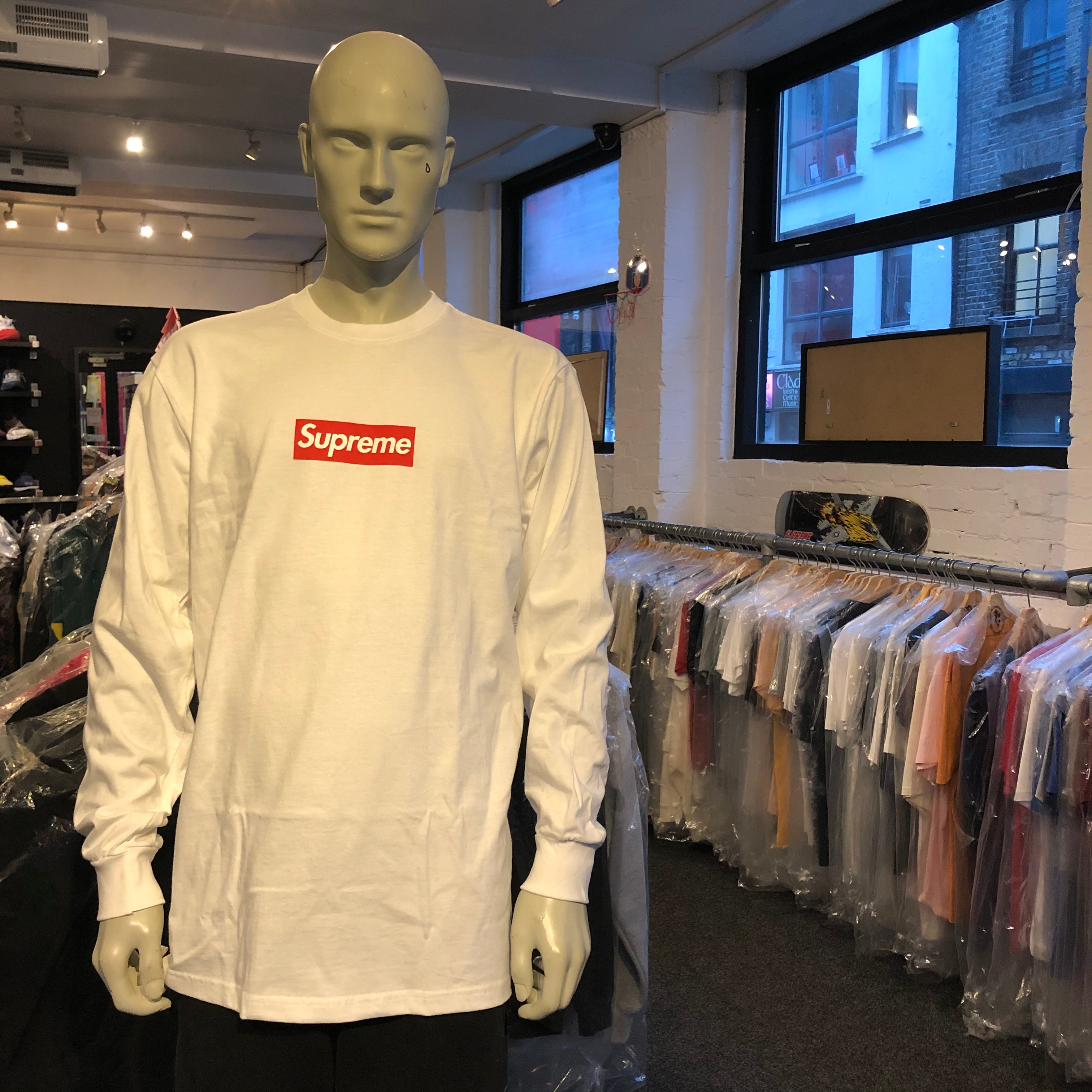 Box Logo L/S Tee Sit Fit : r/supremeclothing
