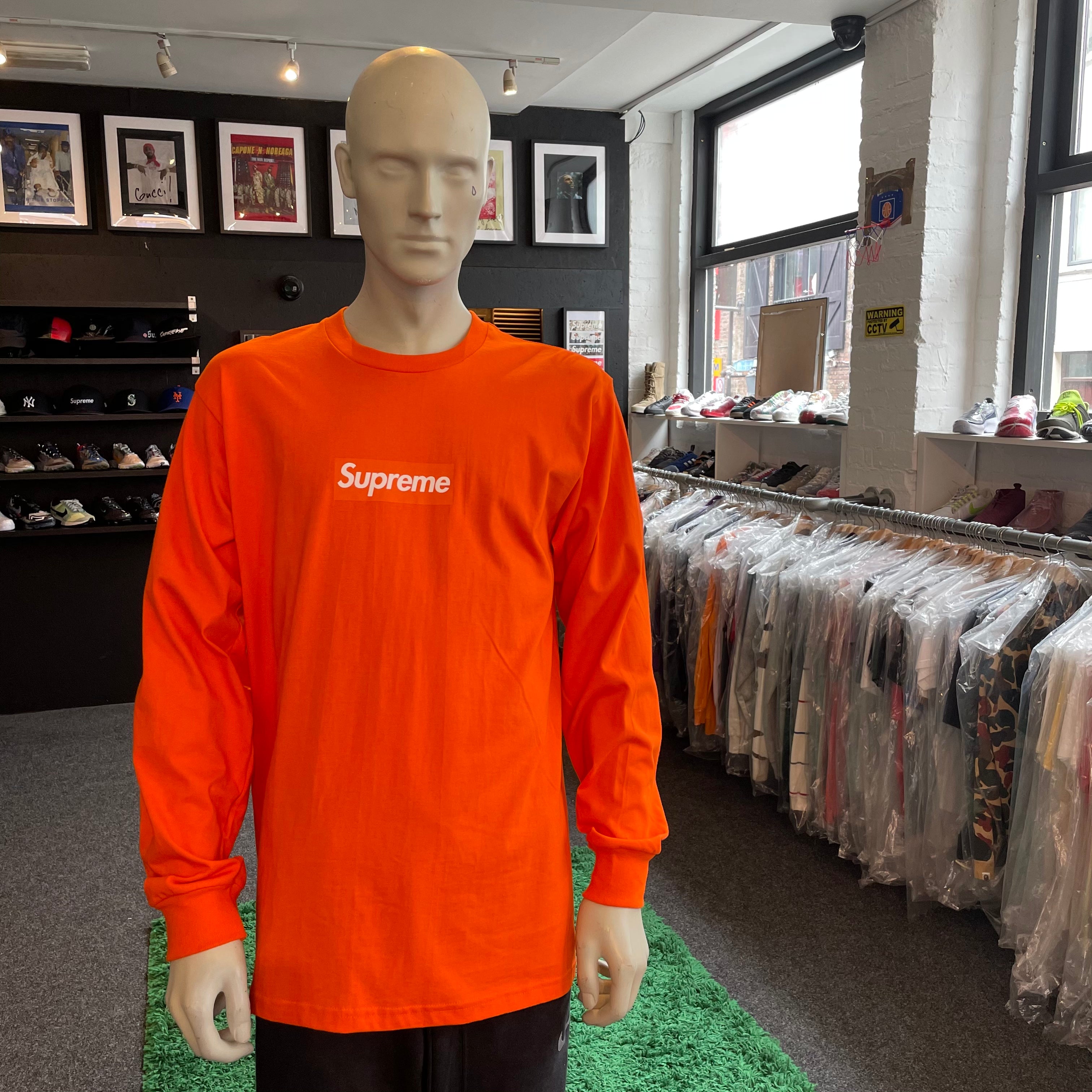 Box logo store supreme orange